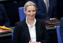 Strasburgo: Alice Weidel, siamo sotto assedio e l’Ue ha bisogno di riforme radicali