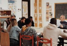 Toscana: voto contrario al tetto del 30% di studenti stranieri in classe