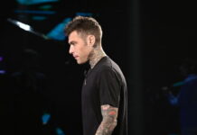 Milano: quattro fan padovani denunciano Fedez per presunto pestaggio fuori a discoteca