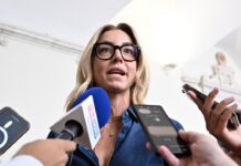Salis: manca un leader. Schlein: Il Pd è già oltre il 24% e siamo in grado di vincere