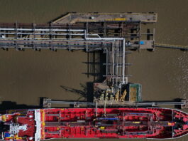 New York: petrolio in calo a 97,55 dollari al barile (-0,42%)