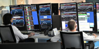 Milano in rialzo (+0,55%) spinta dalle banche: Cucinelli +2,5% in luce