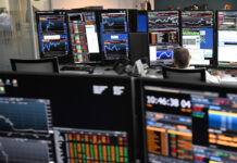 Europa: Borse in calo all’apertura, tech e Brent sopra 111 dollari penalizzano