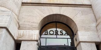 Milano, Borsa chiude in forte calo: Ftse Mib -2,54% a 48.383 punti