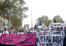 Parigi, il corteo arriva pacificamente a Place de Clichy, ma 163 fermi per disordini
