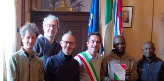 Valdieri, cittadinanza italiana a Tchatikpi Taleb: il comune lo accoglie ufficialmente