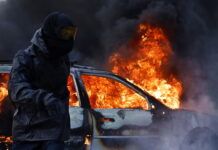 Parigi: Jeunes et Jaunes, Generazione Z e gilet gialli uniti contro il carovita