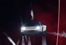 Elon Musk presenta Roadster, la sua prima auto volante con razzi SpaceX