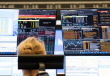 Borsa: Europa vivace dopo Wall Street, tengono i bond; Francoforte +1,2%