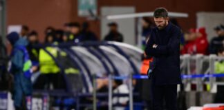 Manchester United umiliato: Carrick a rischio, Conte tra i candidati