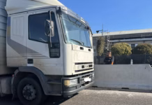 Bari, autotrasportatori in protesta per il caro carburanti: chiedono un tavolo con Decaro