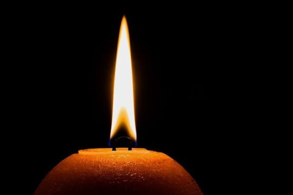 Candela_lutto_generica-e1783528222837.jpg
