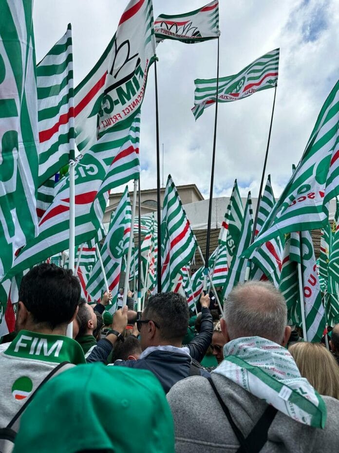 Cisl_bandiere.jpg