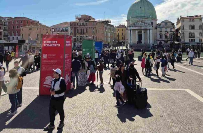 Contributo-di-Accesso-per-Venezia-limpegno-su-strada-del-2025.jpg