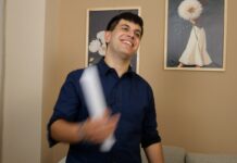 Torino, Tommaso Puggioni apre i preordini del primo romanzo Siamo solo due sconosciuti