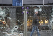 Kiev, attacco russo distrugge la sala operatoria di un ospedale: un ferito