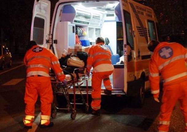 ambulanza-notte-677436.610x431.jpg