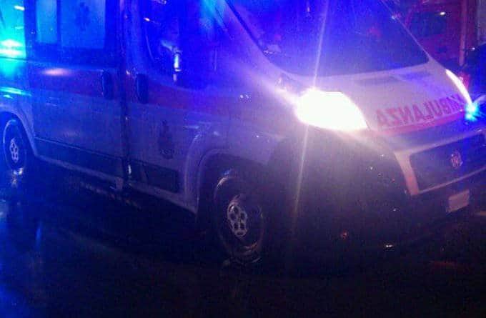 ambulanza-notte-pioggia-57266.medium.jpeg