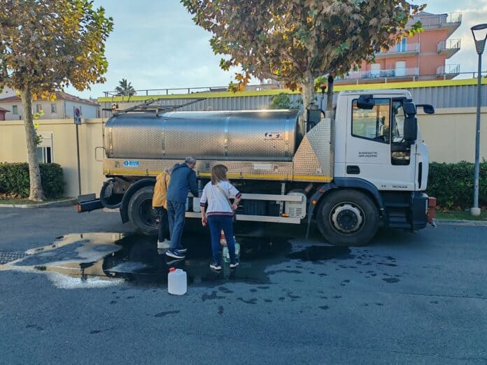 autobotte_Pietra_Ligure_Palasport_1.jpeg