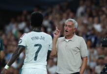 Mourinho avverte il Real: solo lo stemma è intoccabile, Vinicius titolare col Lipsia