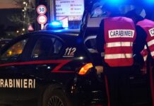 Vitulazio, 24enne denunciato dopo il controllo: sequestrati martello e coltello