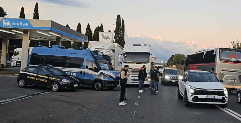 caserta-diesel-prezzo-proteste-autostrada-camion.png