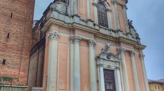 chiesa-parrocchiale-manerbio-636017.660x368.jpg
