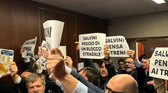 contestazione-salvini-pirellone-636001.660x368.jpg