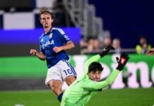 Como umilia il Manchester United 4-1 al Sinigaglia: doppietta di Nico Paz