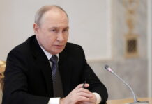 Cremlino pronto a riprendere negoziati trilaterali con Kiev e Washington a metà novembre