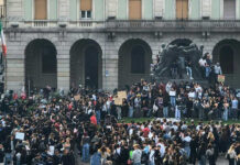 Savona, Lega: la sinistra ha manipolato gli studenti e offeso il Monumento ai Caduti
