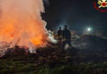 Manerba del Garda, incendio nella notte: 13 balle di fieno in fiamme
