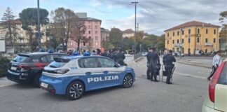 Bergamo: scontri al corteo, resta in carcere il 35enne con la spranga; 19enne ai domiciliari