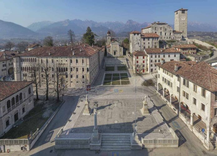 piazza-maggiore-feltre-veduta.jpg