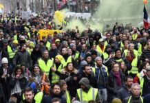 Francia, 17 ottobre: tornano i gilet gialli, scontri e oltre 60 arresti a Parigi