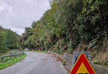 Vezzi Portio: sulla Sp8 senso unico alternato per uno smottamento
