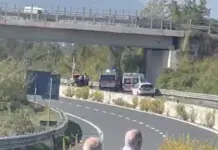 Sora-Ferentino, violento incidente sulla superstrada: motociclista grave in eliambulanza, traffico paralizzato Incidente Sora Fiorentino