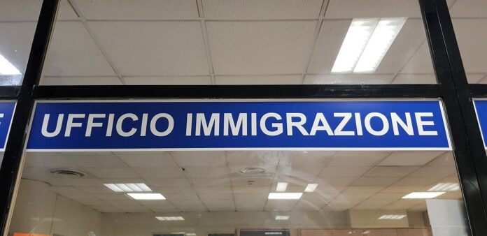 sportello_ufficio_immigrazione.jpg
